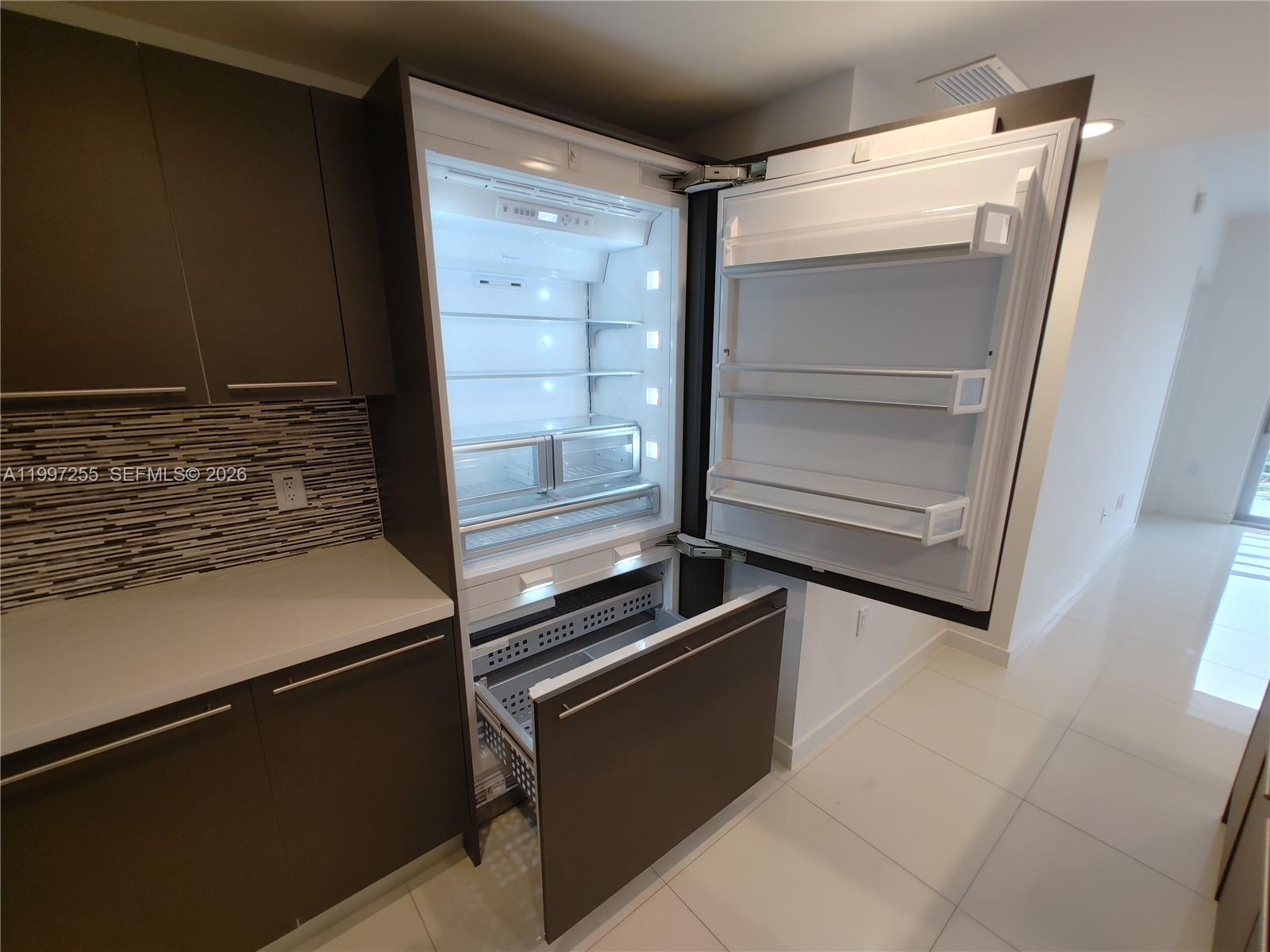 GRAND BAY COMMONS SOUTH - Residential Lease