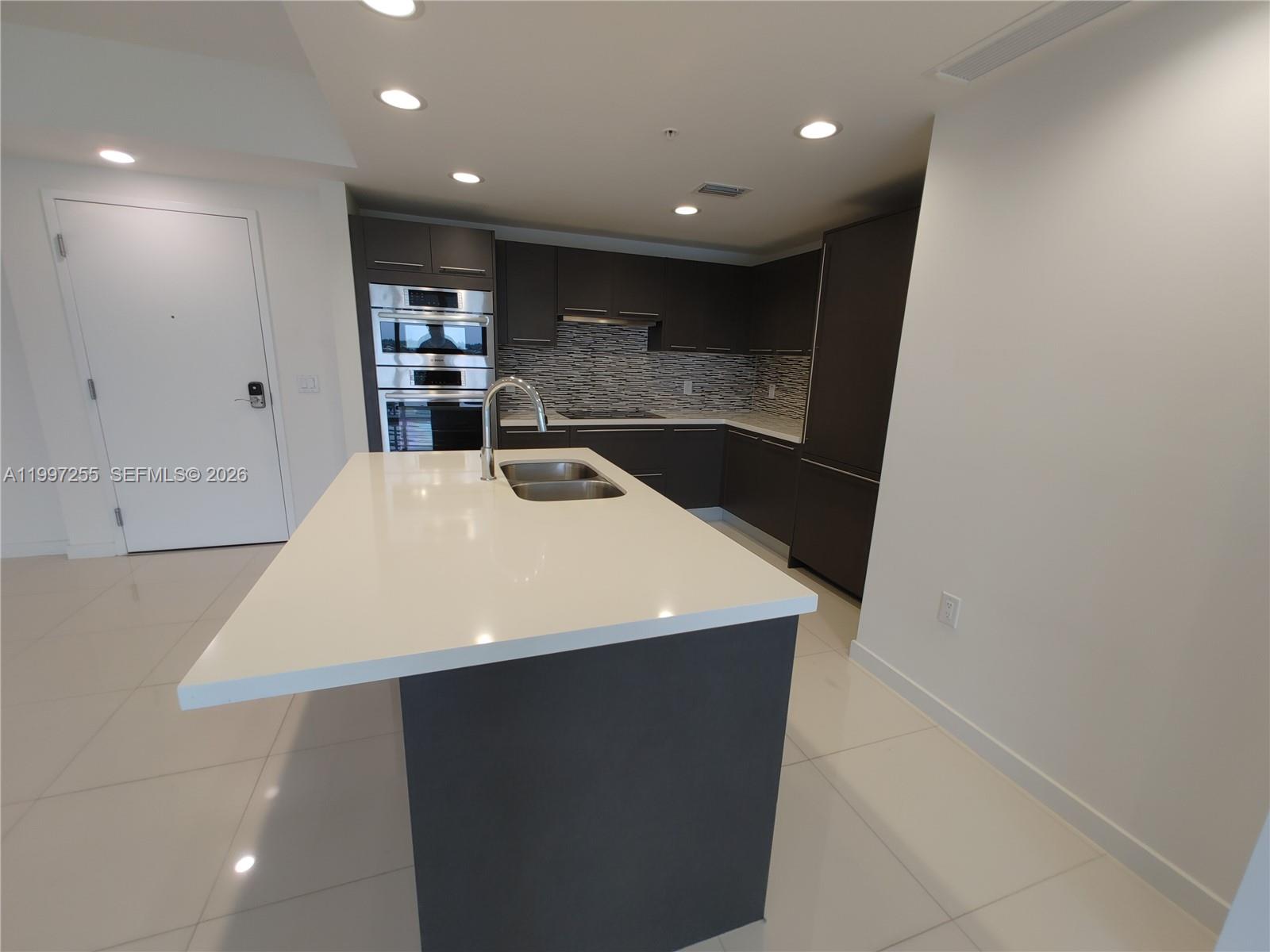 GRAND BAY COMMONS SOUTH - Residential Lease