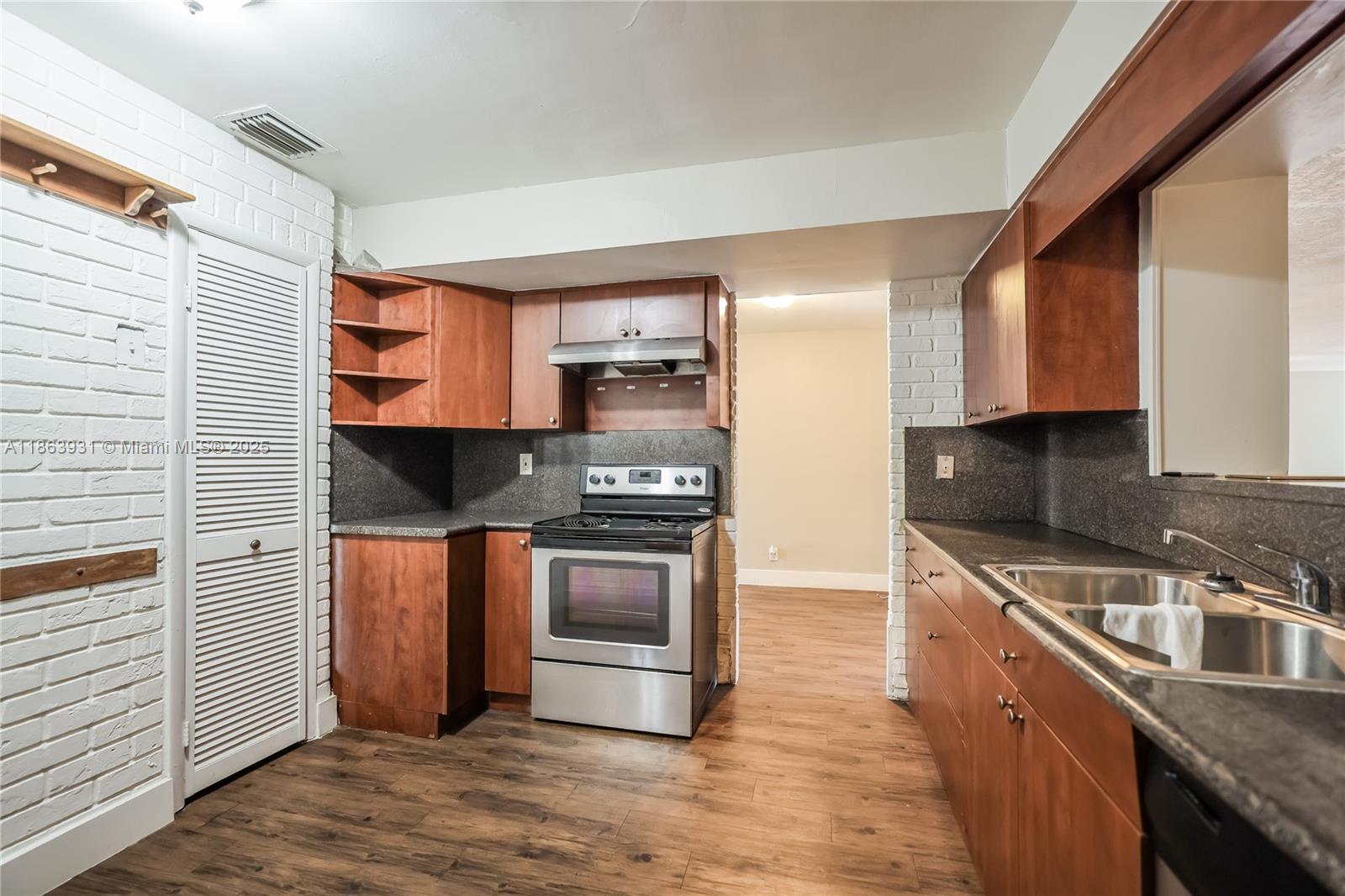 IBEC NEIGHBORHOOD NO 1 - Residential Lease