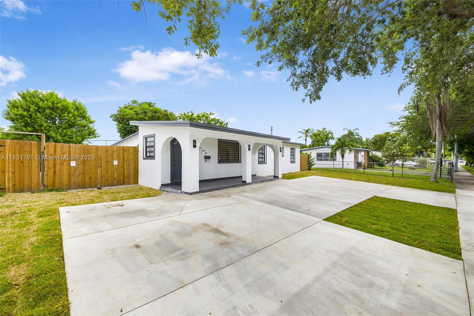5425 SW 112th Ave