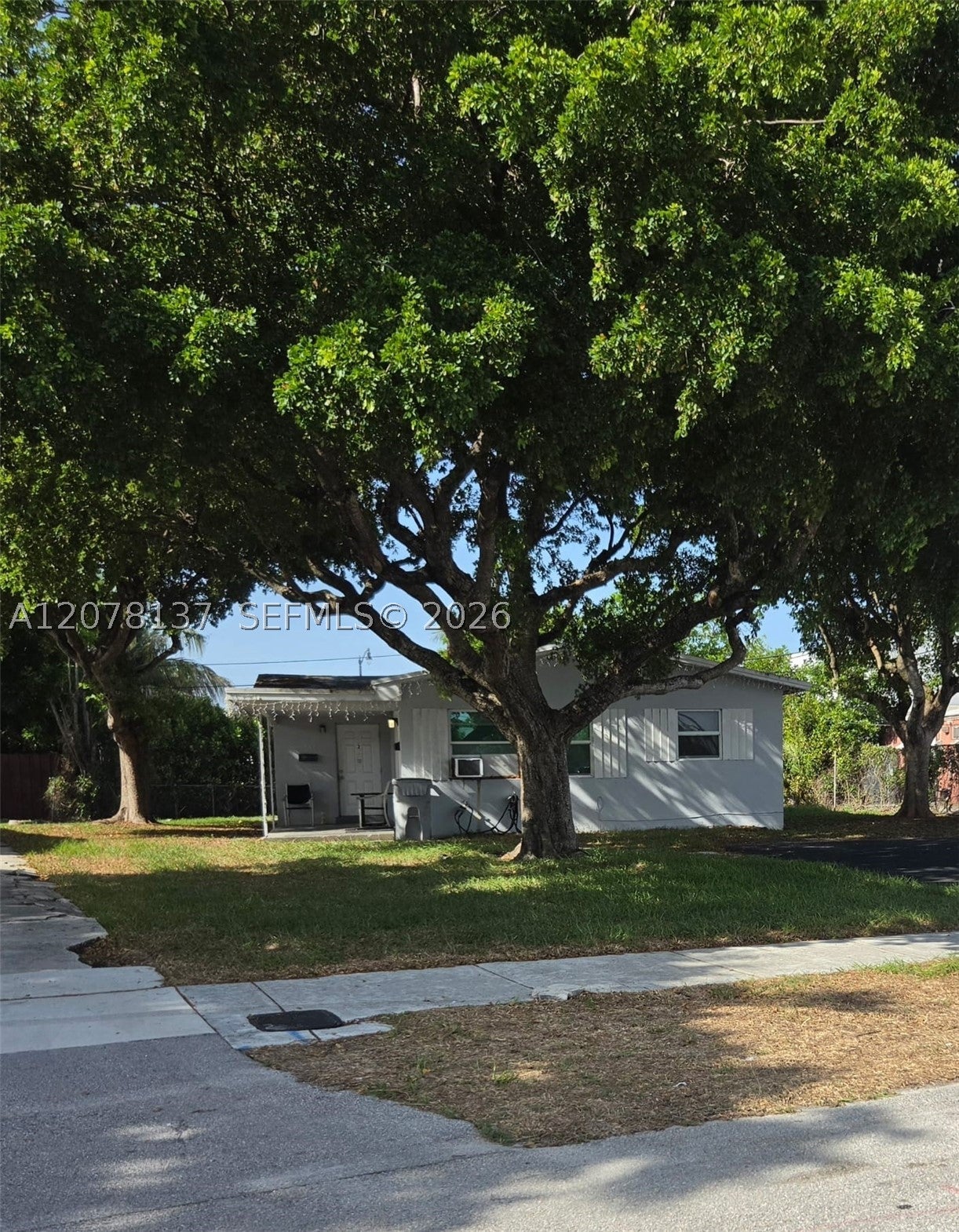351 NE 25th Ct