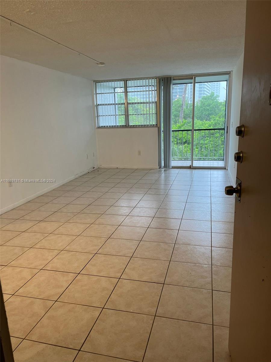 16518 26th Ave 402, North Miami Beach, Miami-Dade County, Florida - 2 Bedrooms  
2 Bathrooms - 