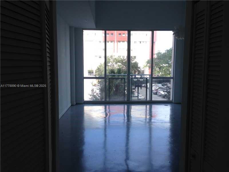 244 BISCAYNE BL 250