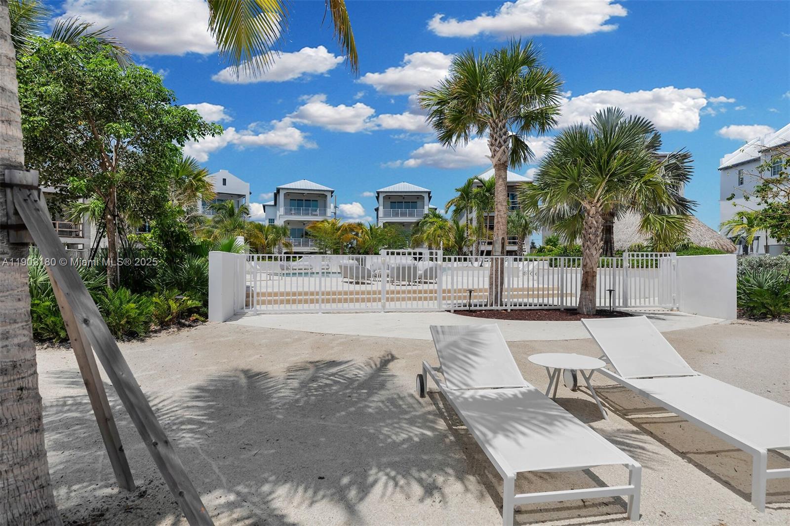 GRASSY KEY - Residential