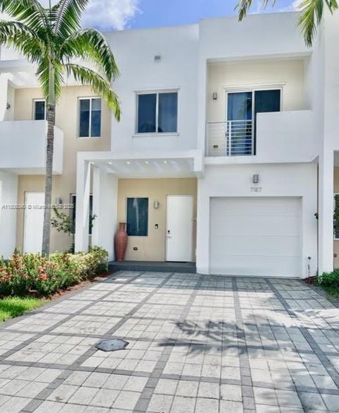 7187 NW 103rd Path Doral FL 33178