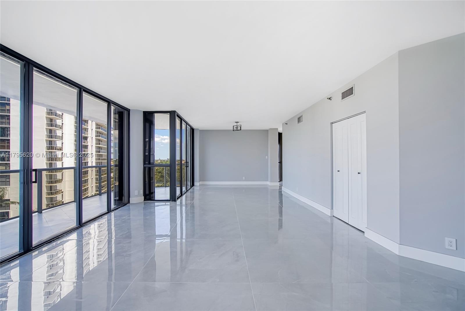 20281 E Country Club Dr 501