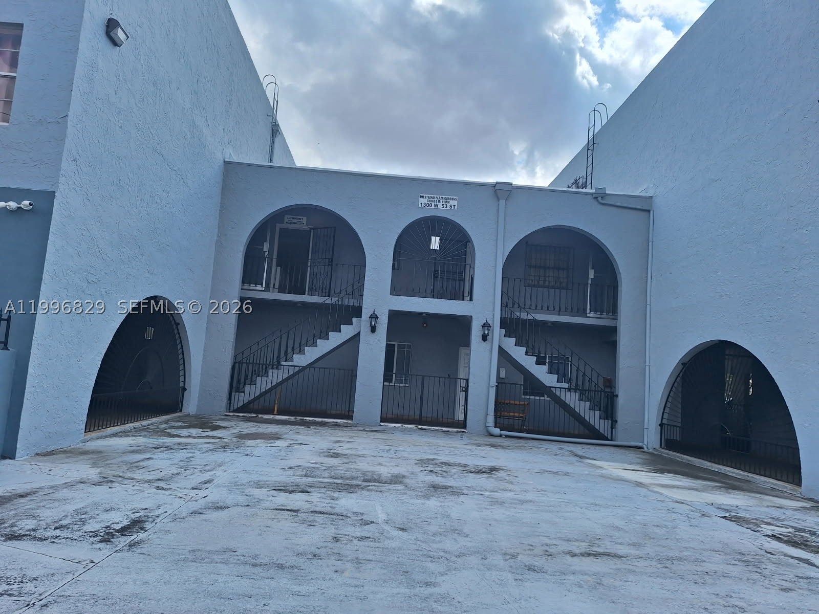 1300 W 53rd St 35