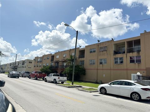 CASH BACK AT CLOSING 1300 W 53rd St 35 Hialeah FL 33012