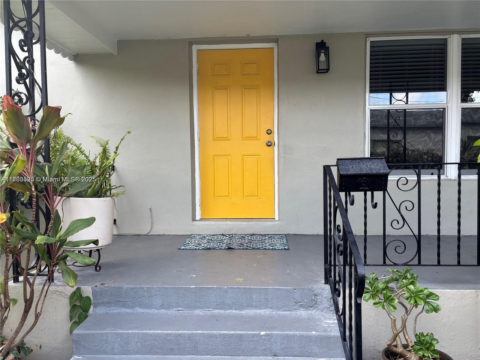 HOLLYWOOD SOUTH SIDE ADD - Residential Lease