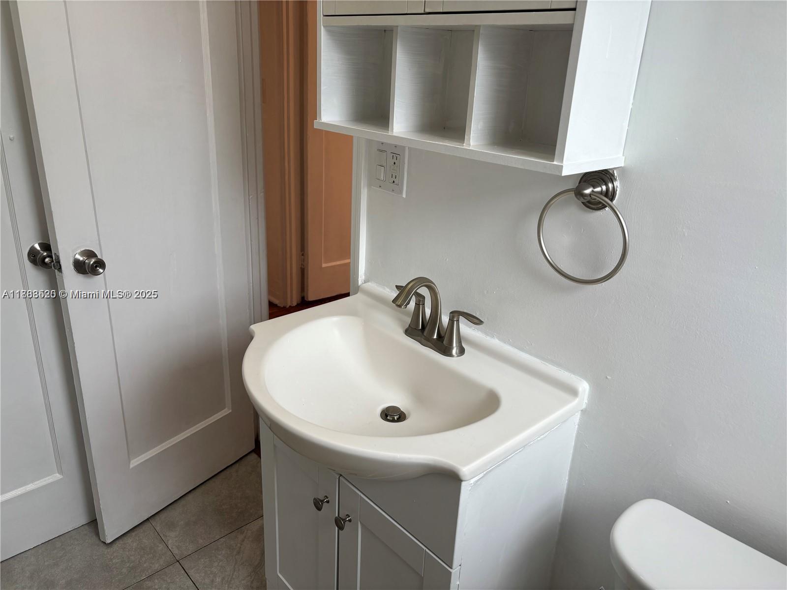 HOLLYWOOD SOUTH SIDE ADD - Residential Lease