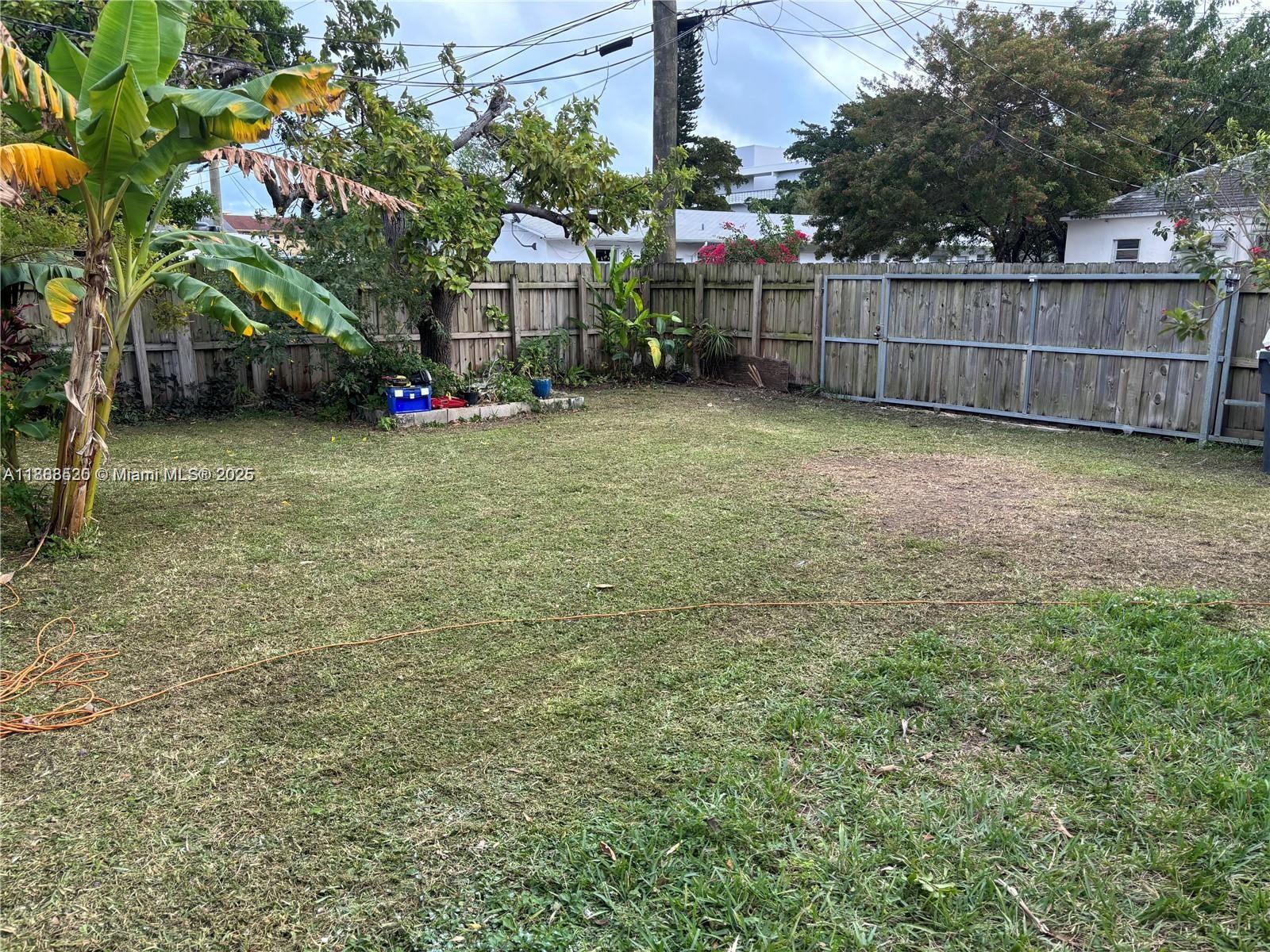 HOLLYWOOD SOUTH SIDE ADD - Residential Lease