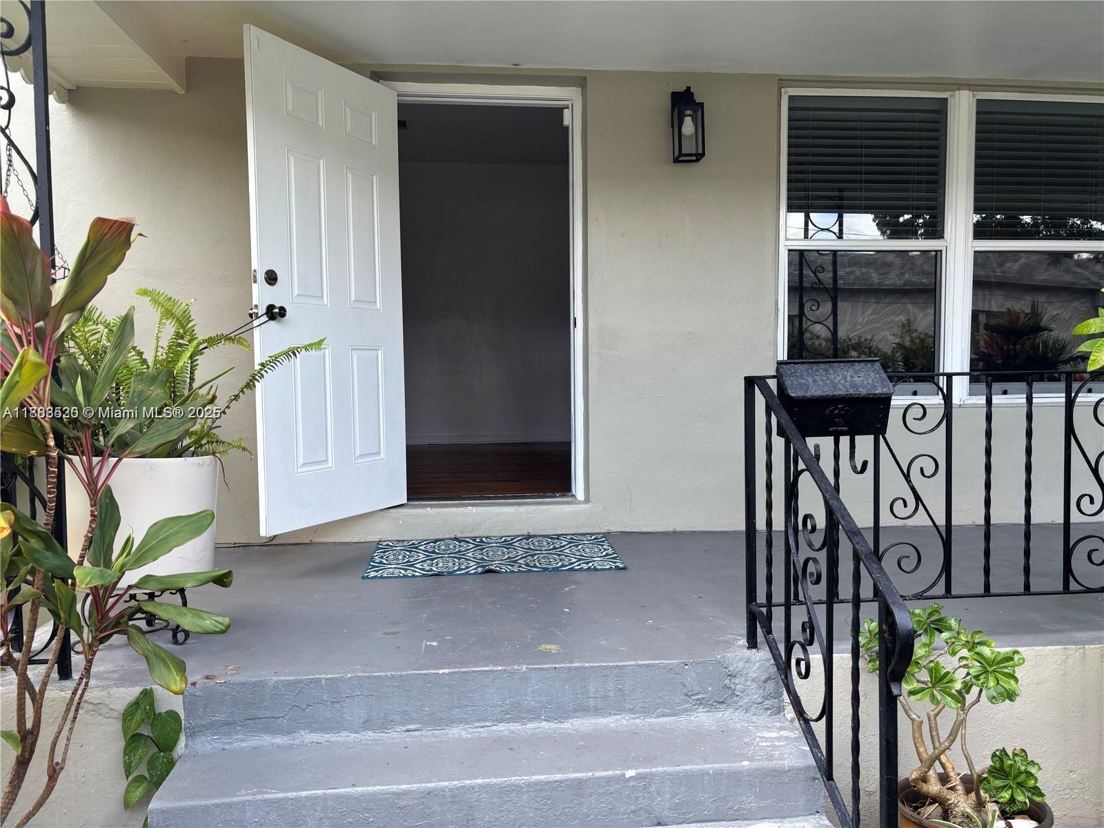 HOLLYWOOD SOUTH SIDE ADD - Residential Lease