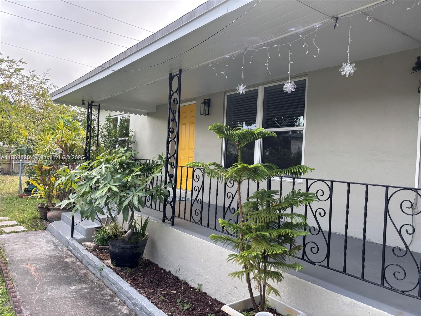 HOLLYWOOD SOUTH SIDE ADD - Residential Lease