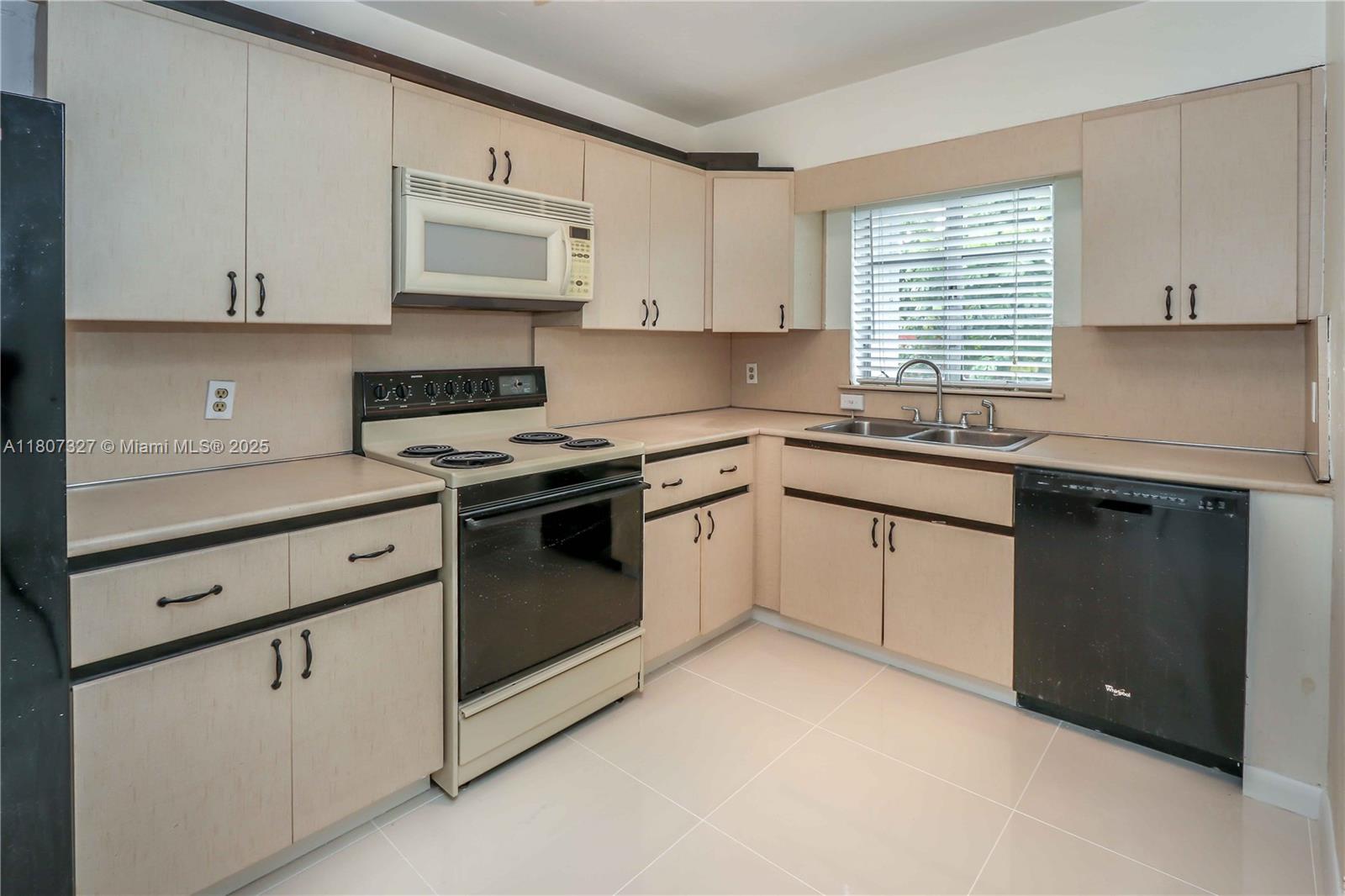 Rental Property at 1718 Wiley St 1-2, Hollywood, Broward County, Florida - Bedrooms: 2 
Bathrooms: 2  - $2,799 MO.