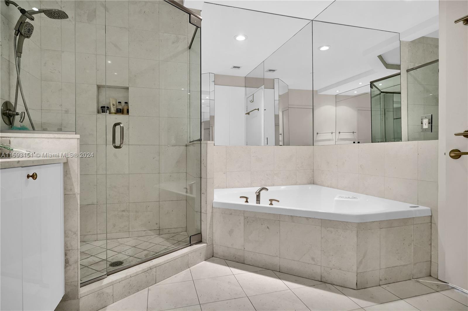 CARBONELL CONDO - Residential Lease