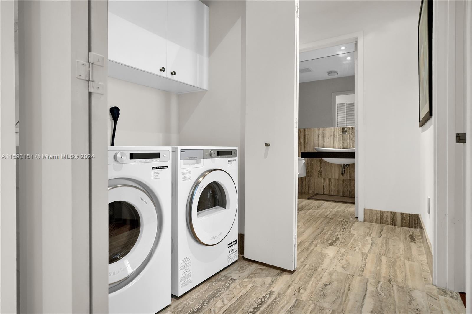 CARBONELL CONDO - Residential Lease