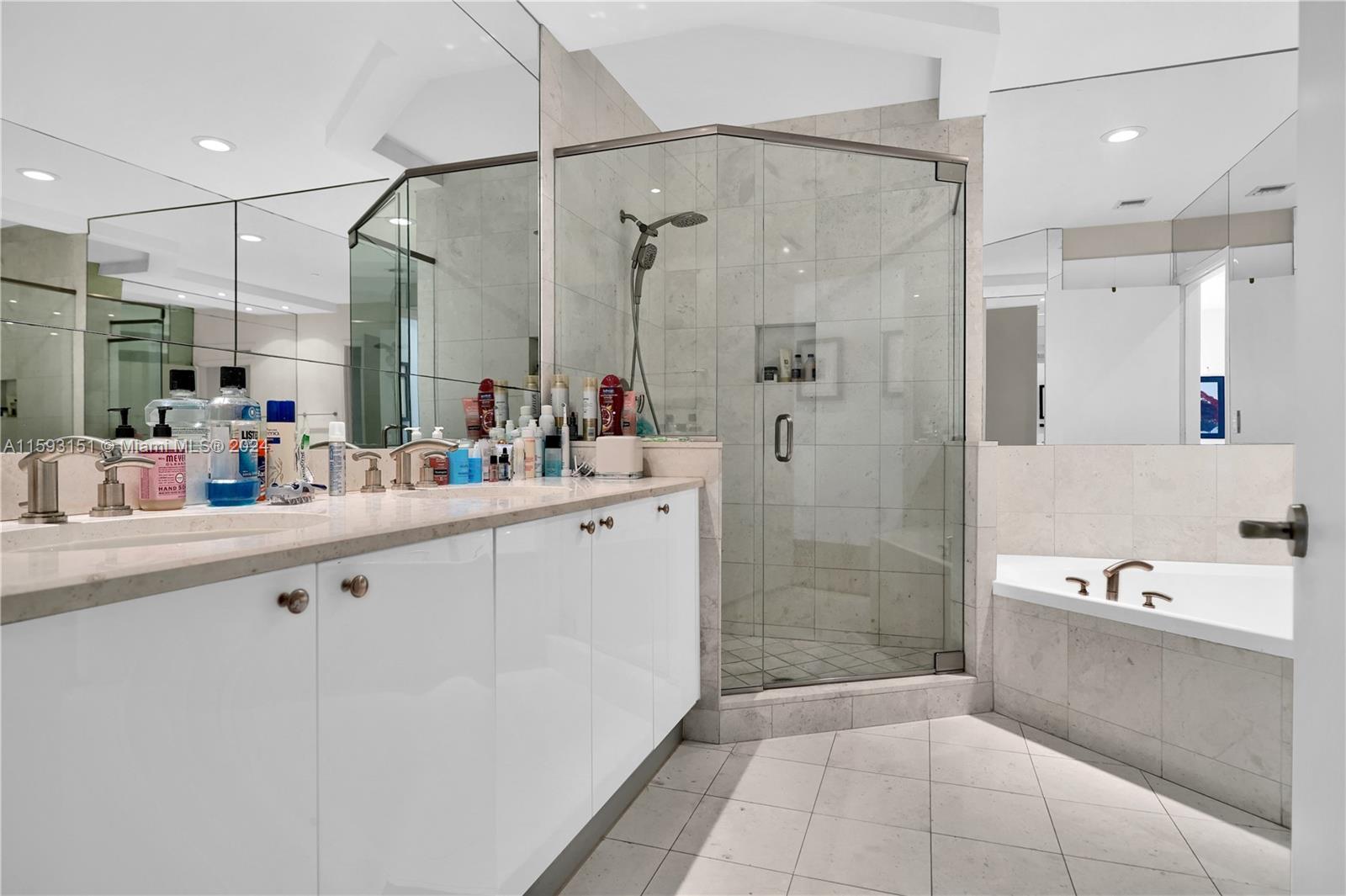 CARBONELL CONDO - Residential Lease