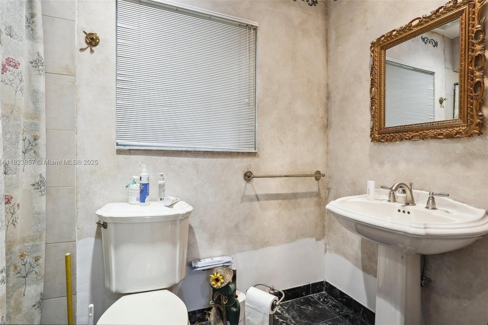 HELMS COUNTRY ESTATES RE- - Residential