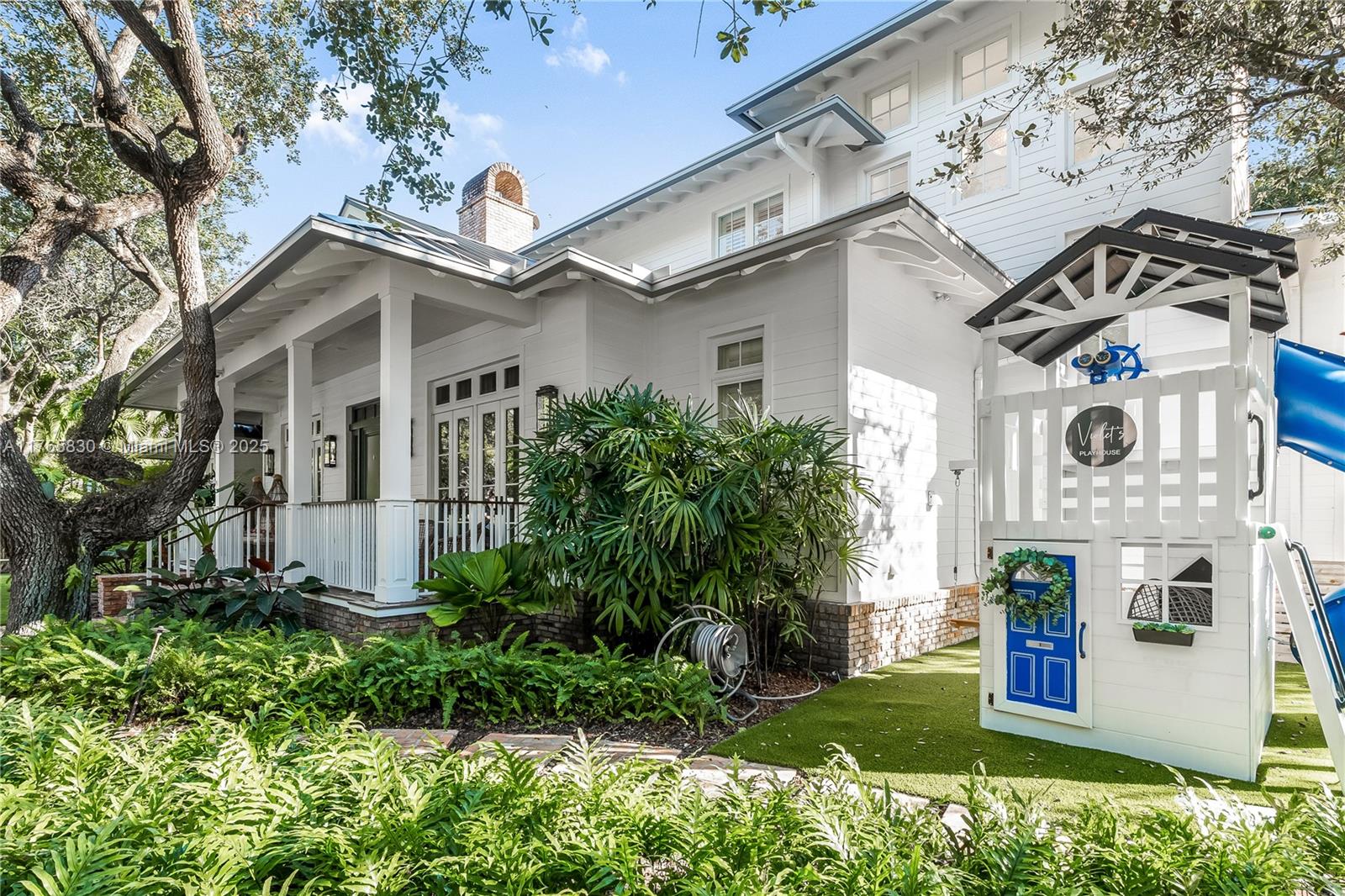 GRANADA PARK - Residential