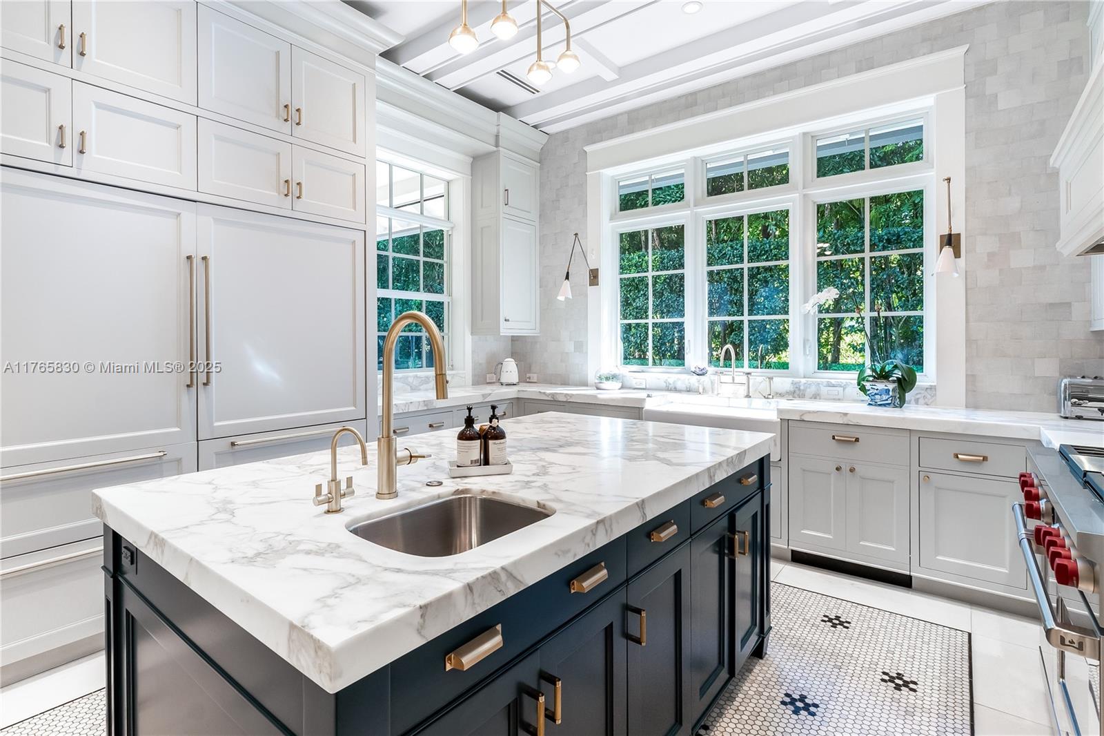 GRANADA PARK - Residential