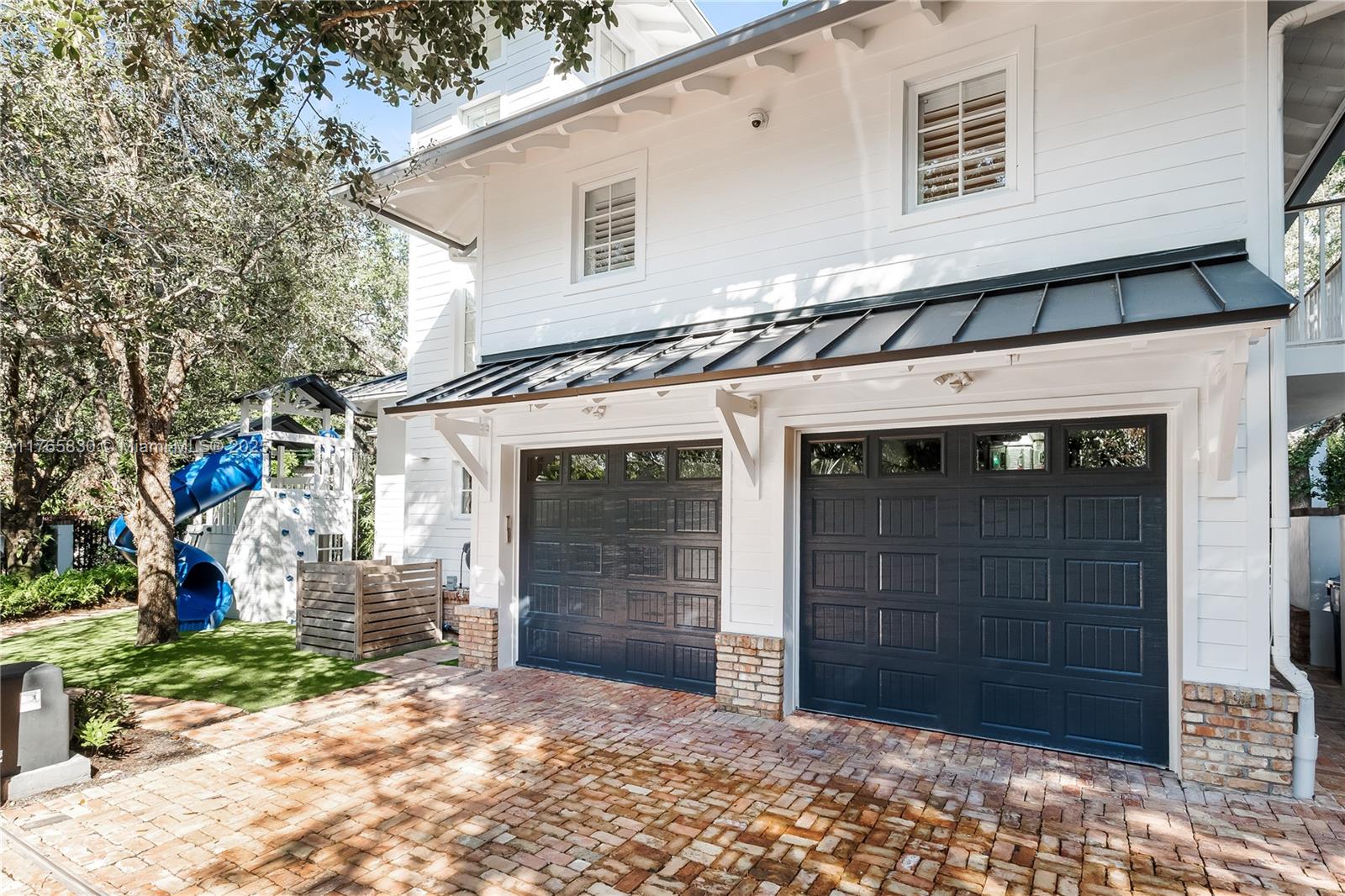 GRANADA PARK - Residential