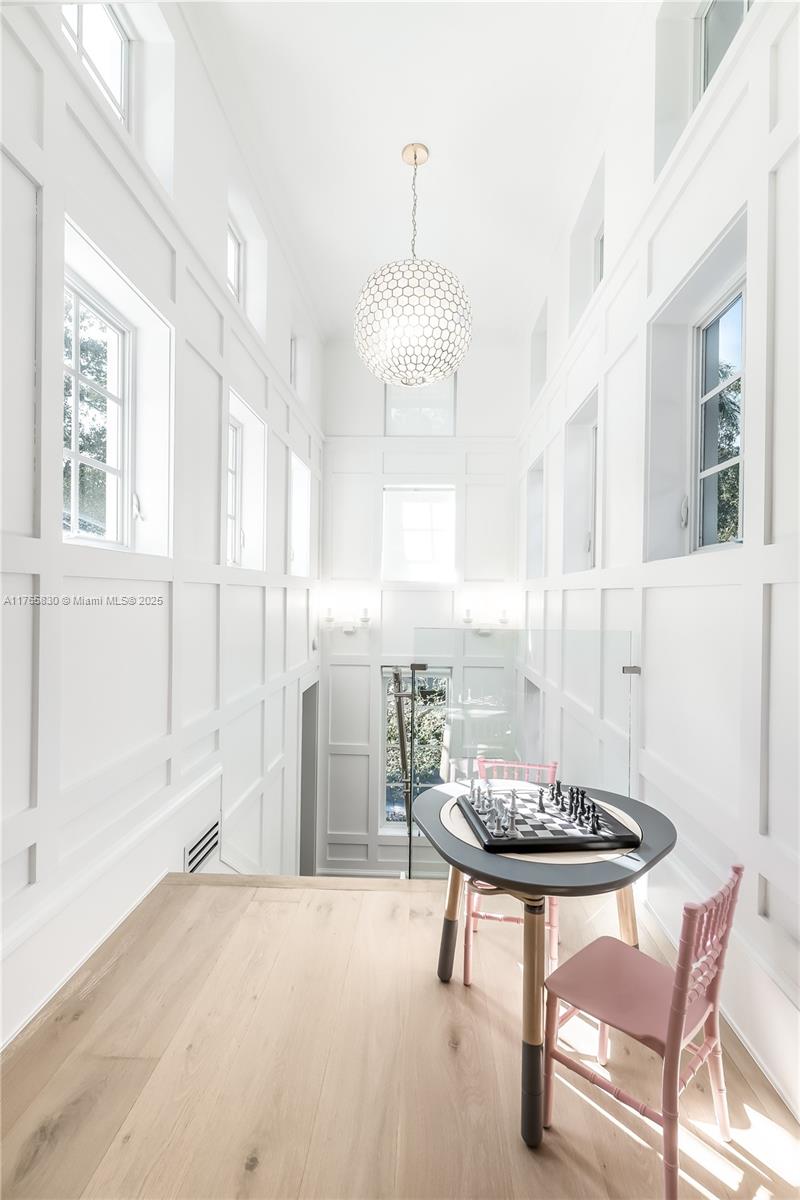 GRANADA PARK - Residential