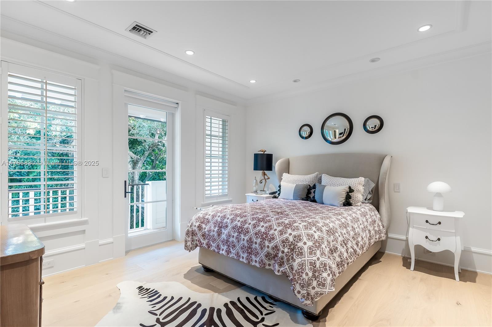 GRANADA PARK - Residential