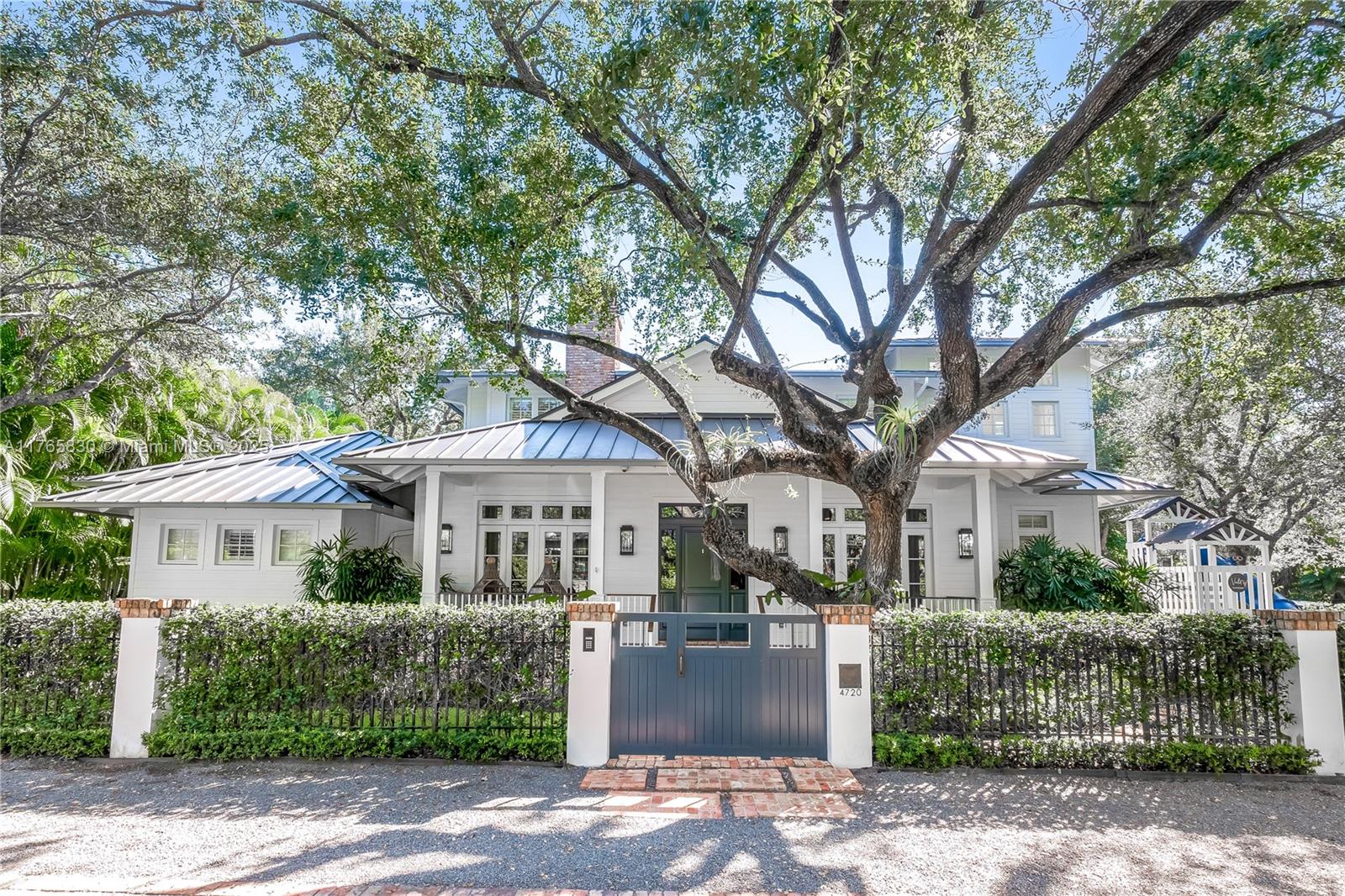 GRANADA PARK - Residential