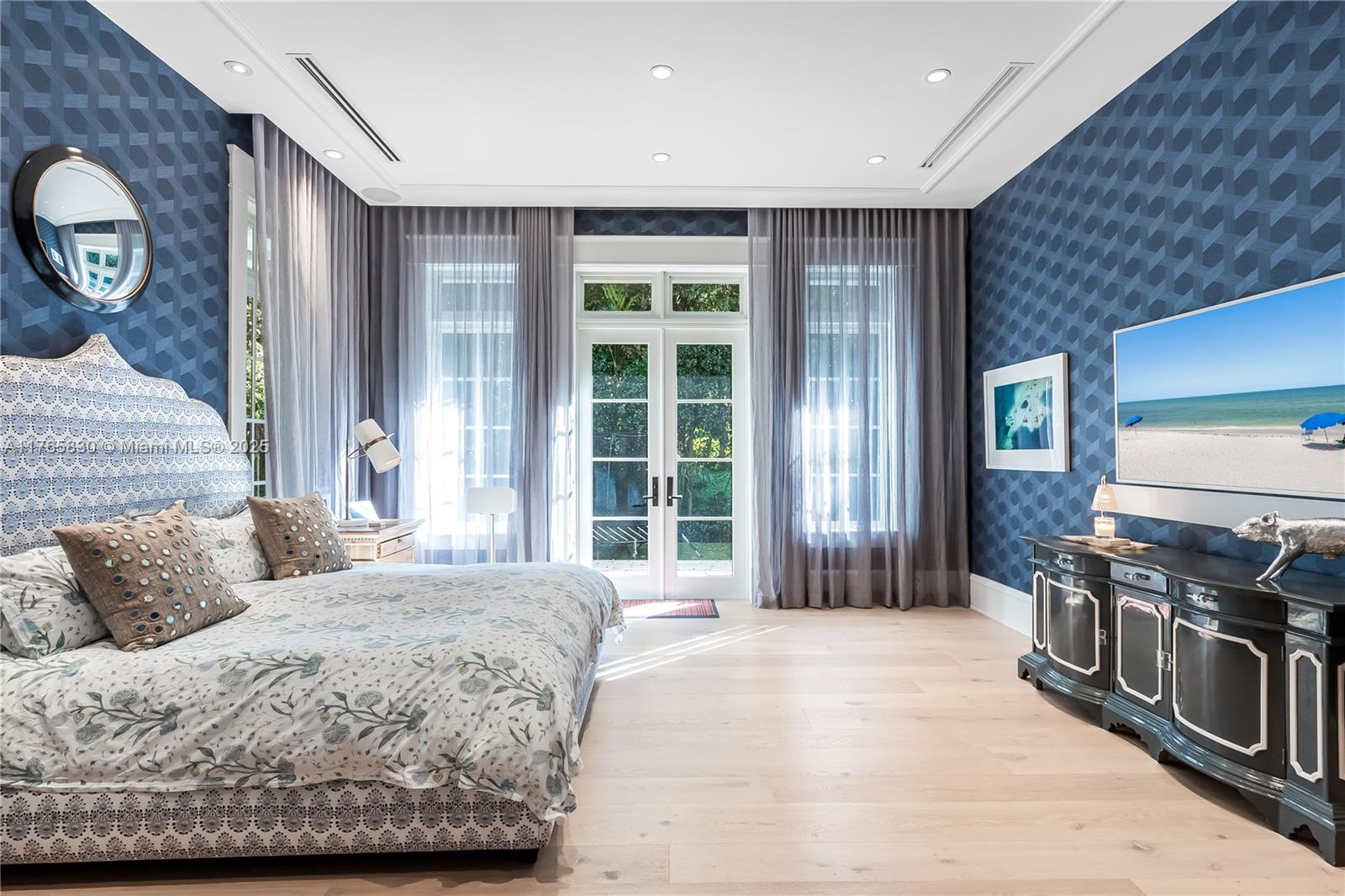 GRANADA PARK - Residential