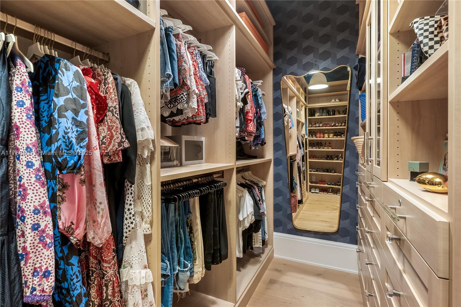 GRANADA PARK - Residential