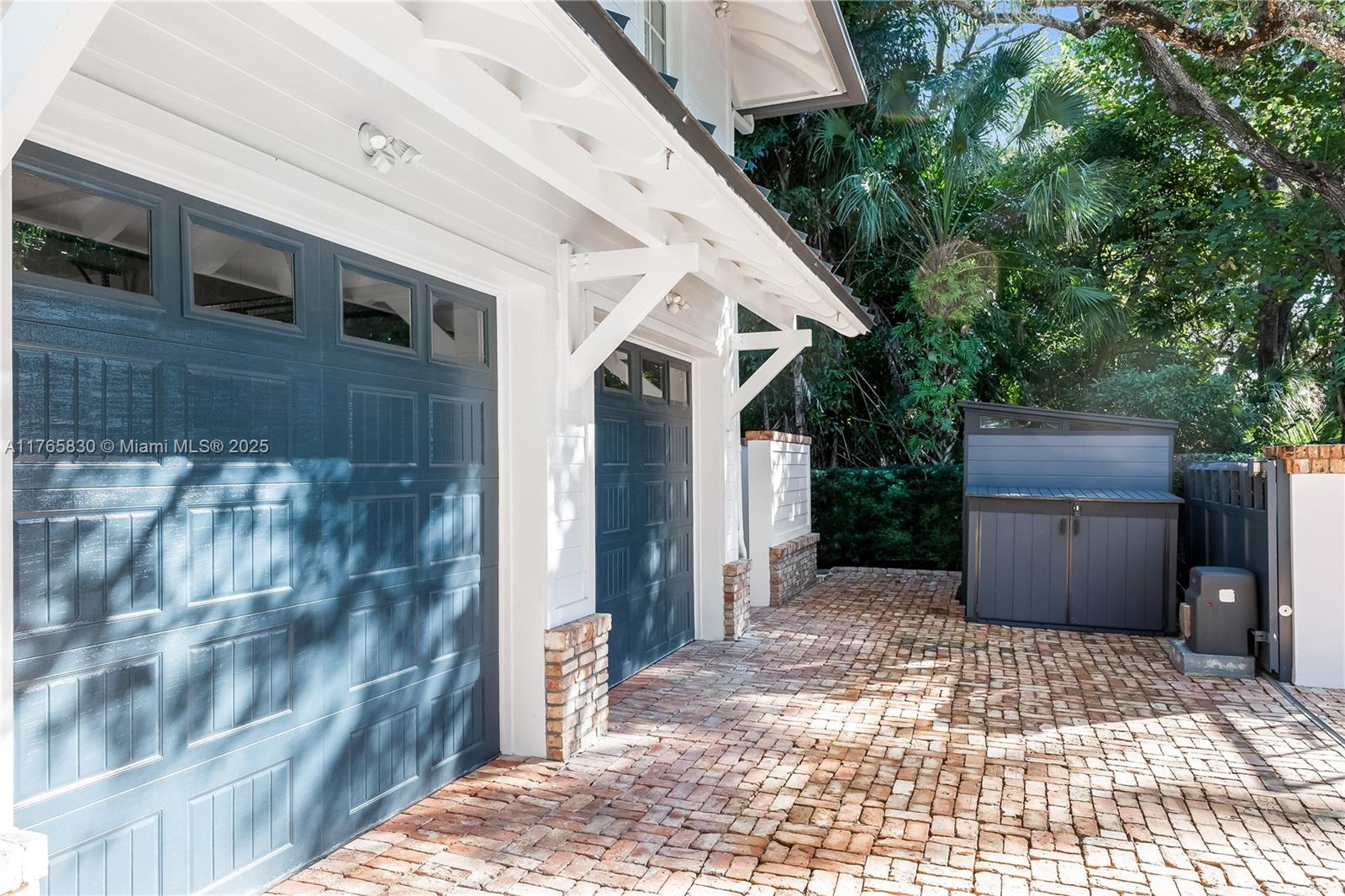 GRANADA PARK - Residential