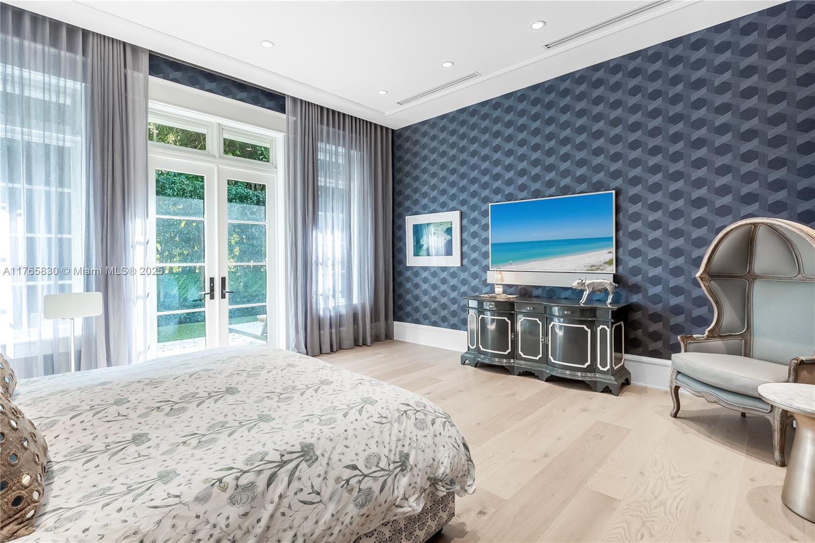 GRANADA PARK - Residential