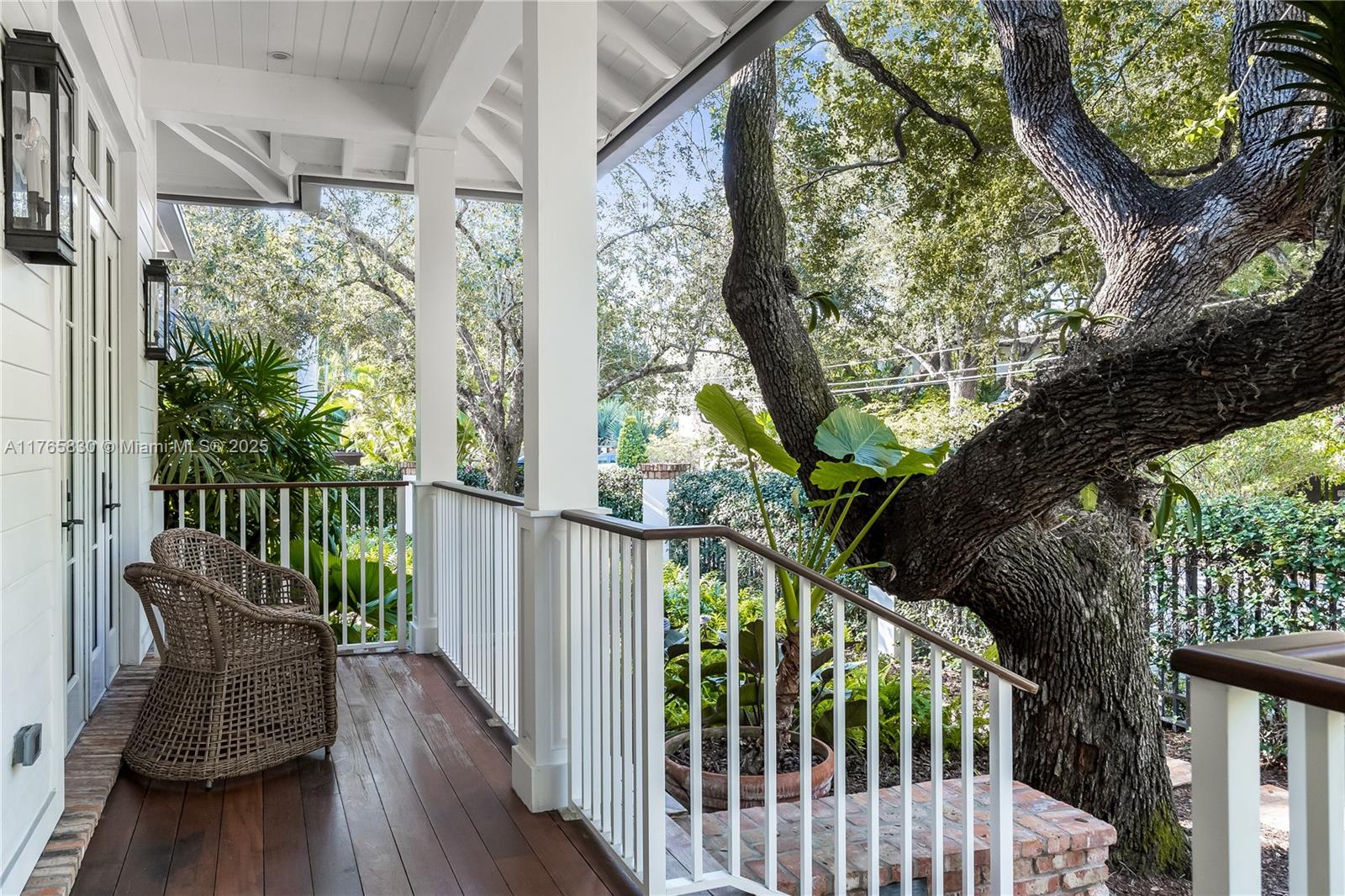 GRANADA PARK - Residential