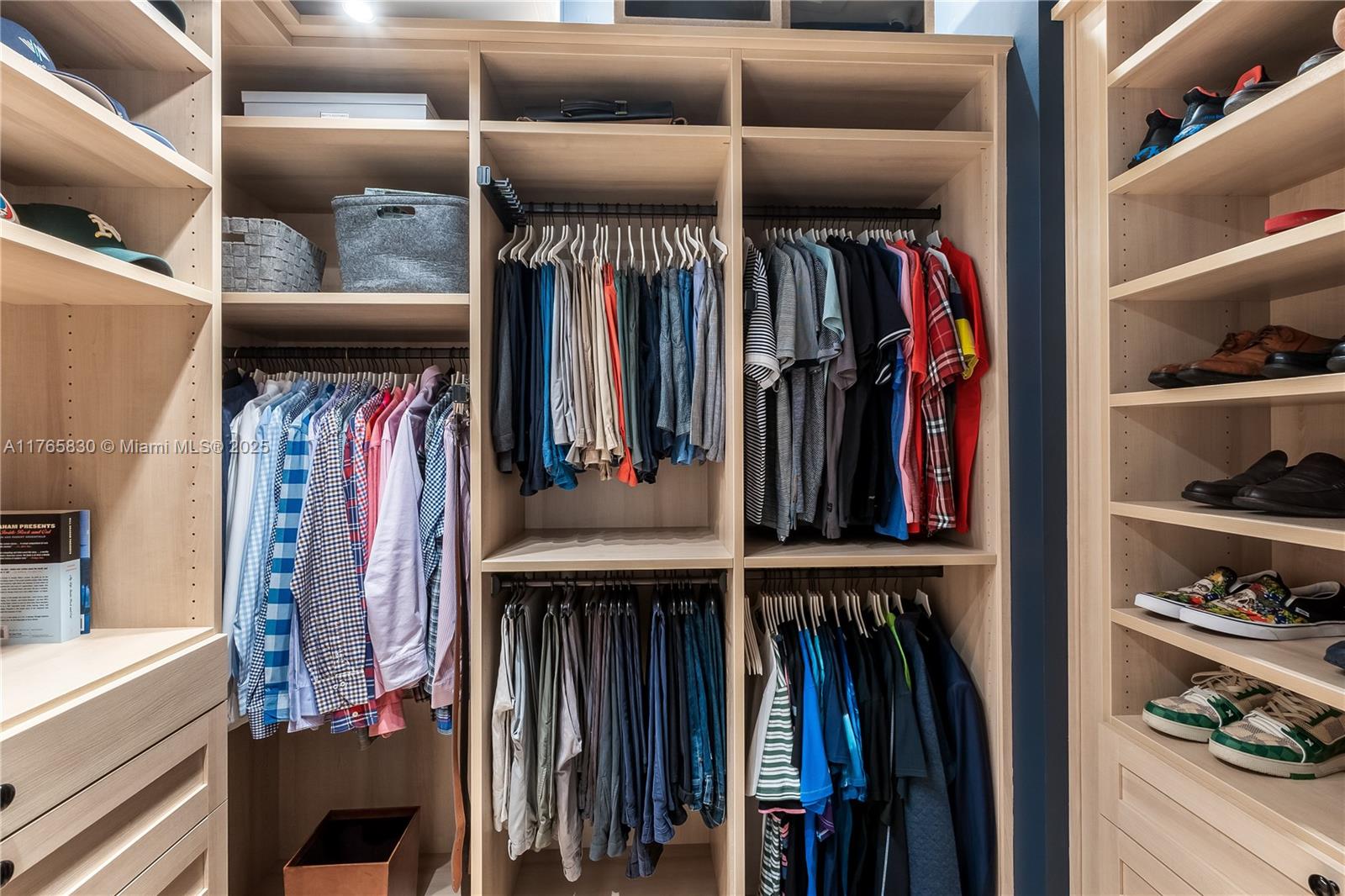 GRANADA PARK - Residential