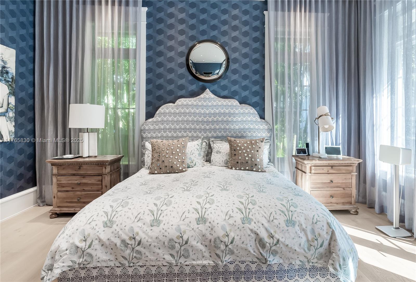 GRANADA PARK - Residential