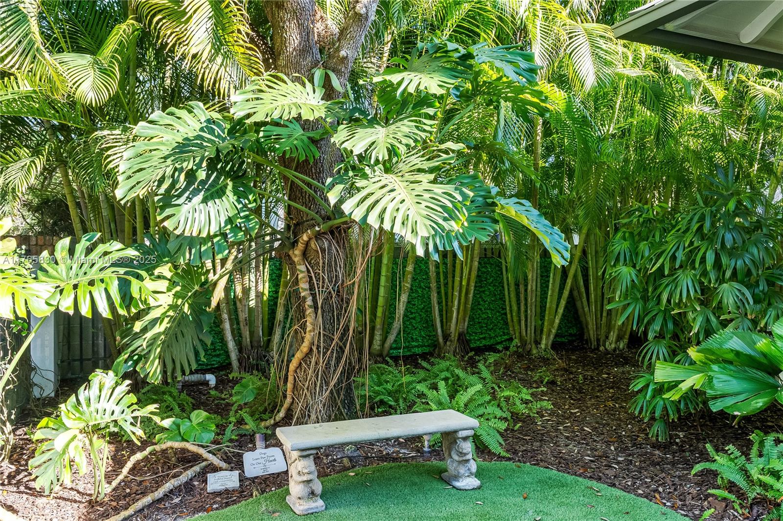 GRANADA PARK - Residential