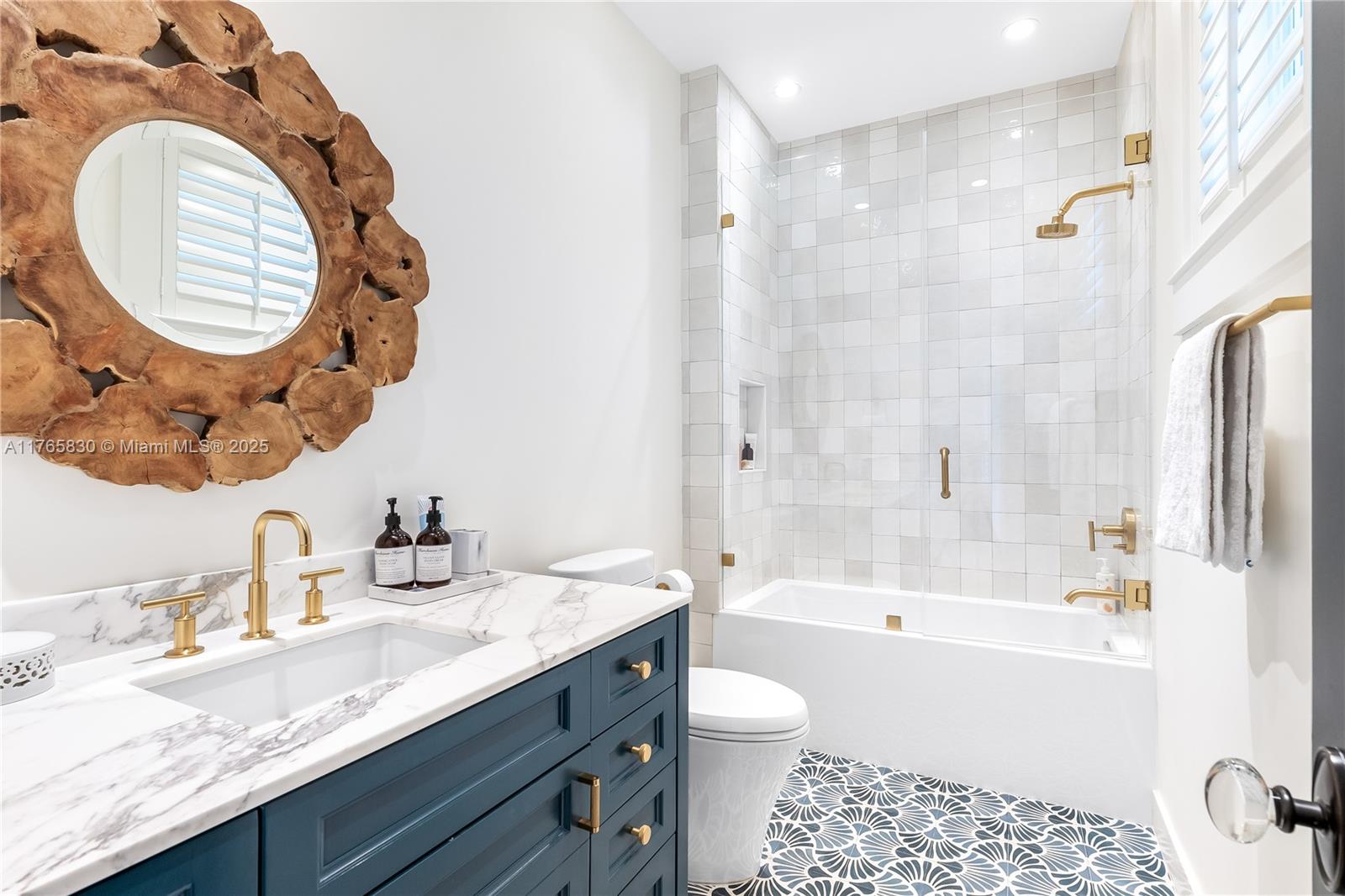 GRANADA PARK - Residential