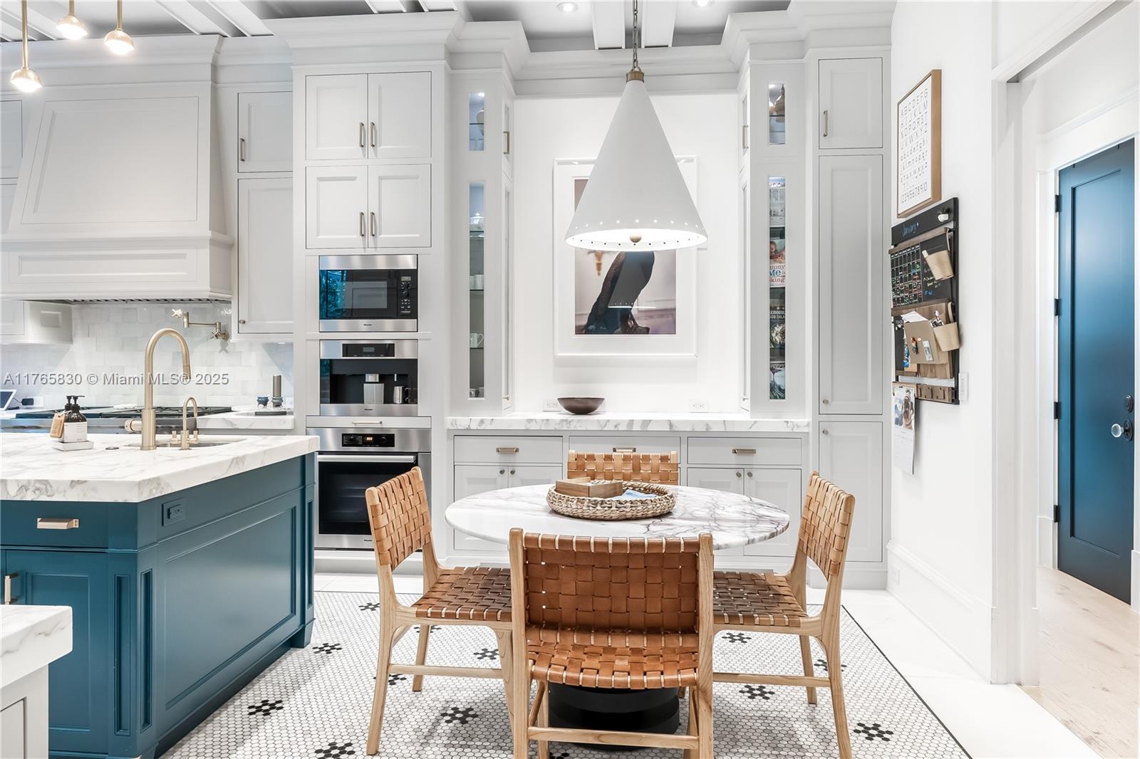 GRANADA PARK - Residential