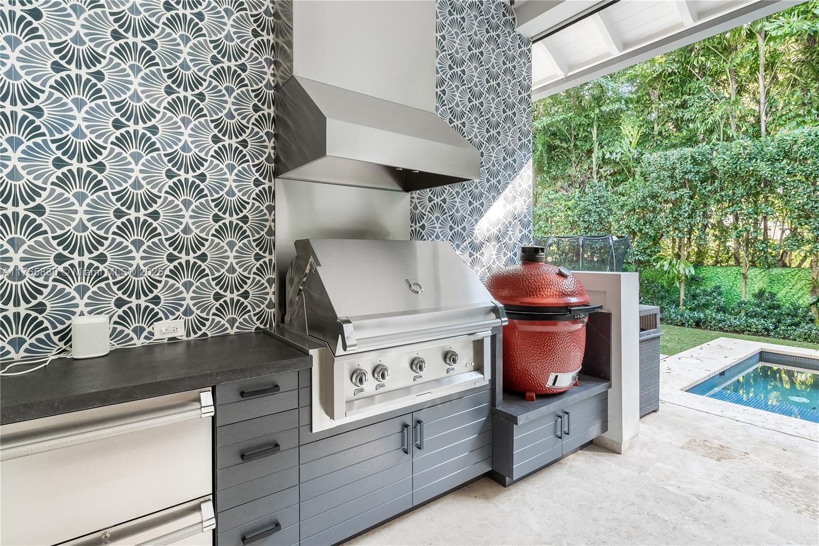 GRANADA PARK - Residential