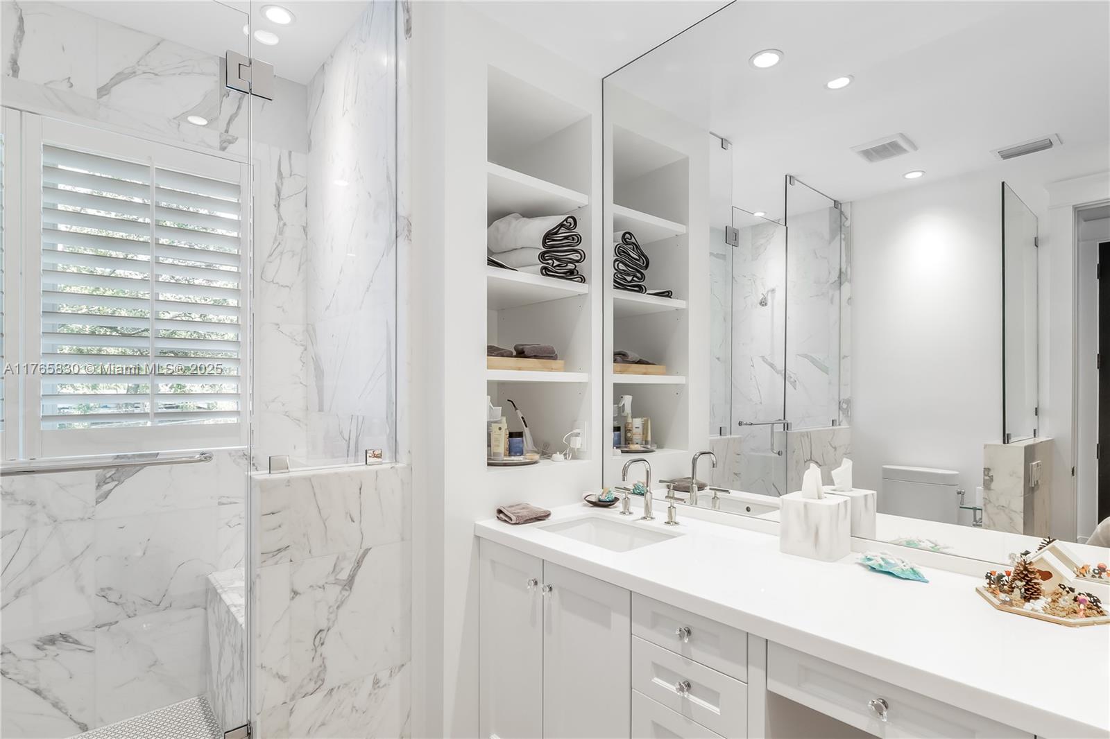 GRANADA PARK - Residential