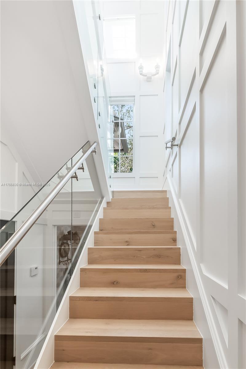 GRANADA PARK - Residential