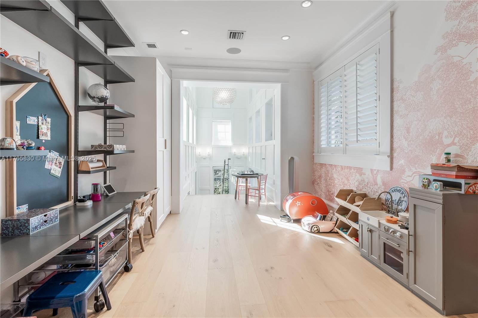 GRANADA PARK - Residential