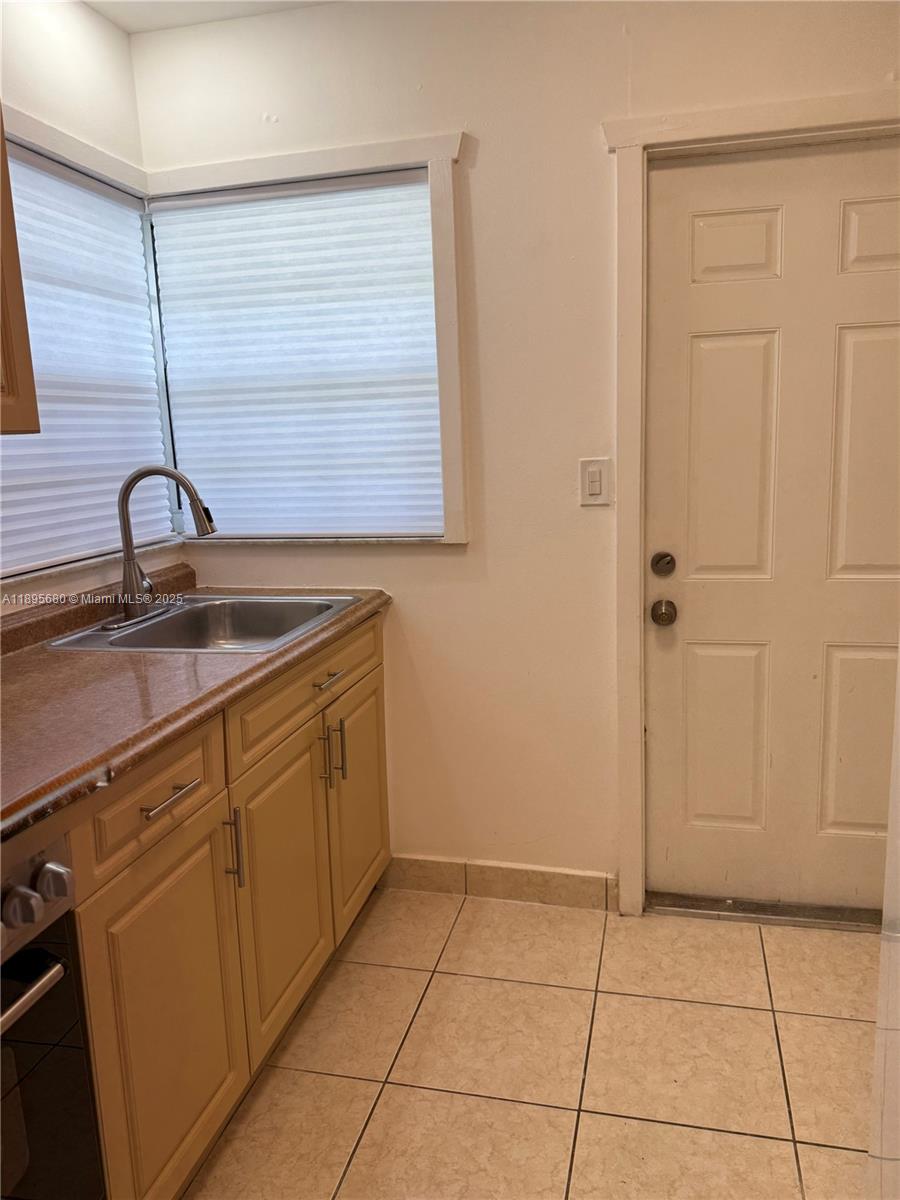 ISLE OF NORMANDY MIAMI VI - Residential Lease