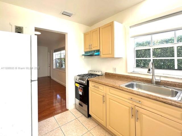 ISLE OF NORMANDY MIAMI VI - Residential Lease