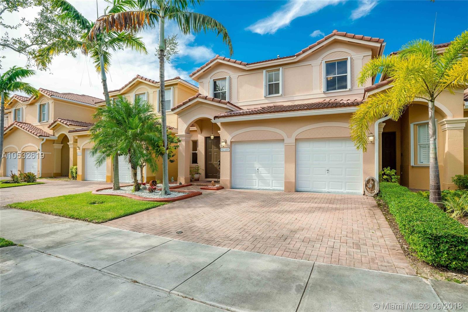 KENDALL BREEZE SOUTH - Residential