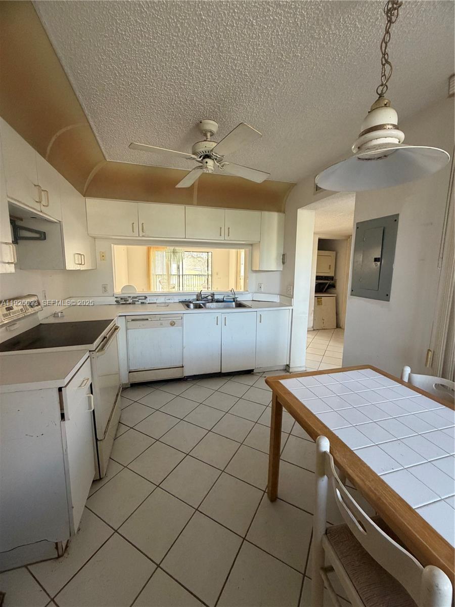 SUNRISE LAKES 167 CONDO - Residential