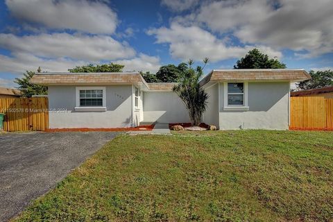 Single Family Residence in Tamarac FL 7902 68th Ave Ave.jpg