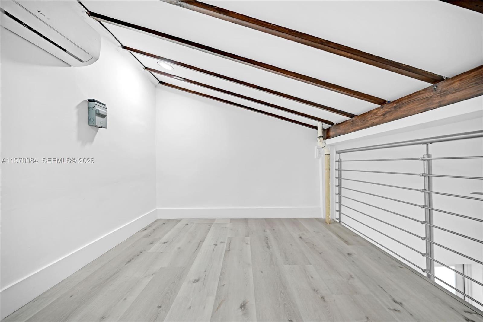 SHORE CREST - Residential