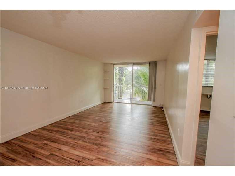 Beautiful 1/1 AND HALF BATH Light & Airy Condo In The Heart Of North Miami, Excellent Location East Of US1. Unit Features Updated Kitchen, Baths, Laminated Floors & Gated Parking. Walking Distance To Tennis Courts, Parks, Whole Food, Home Depot, Banks, Shopping, Restaurants, Public Transportation & More. Near FIU, Barry University, Bal Harbors & Aventura. Beach Is Less Than 3 Miles Drive EASY TO SHOW