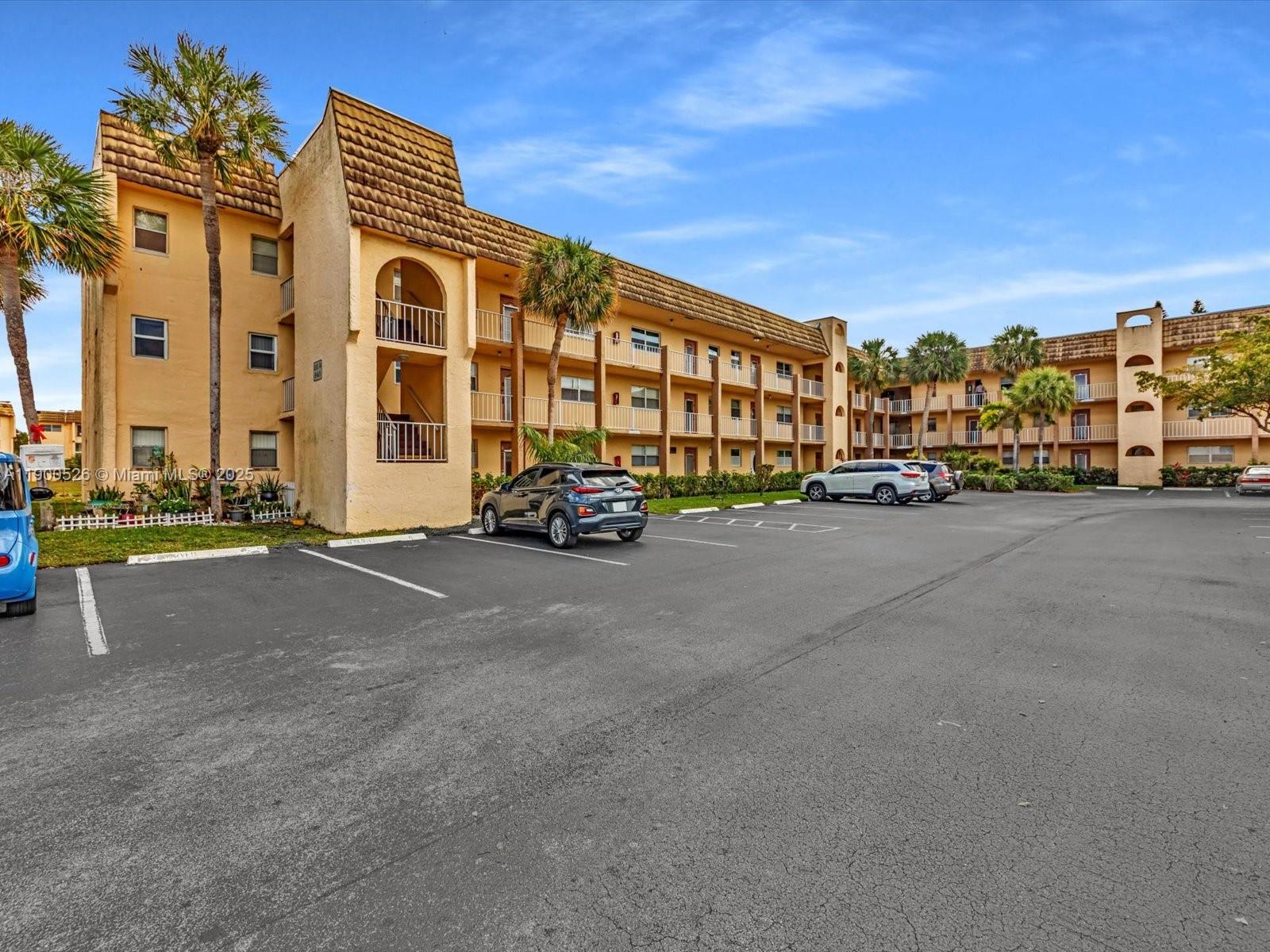 SUNRISE LAKES 44 CONDO - Residential